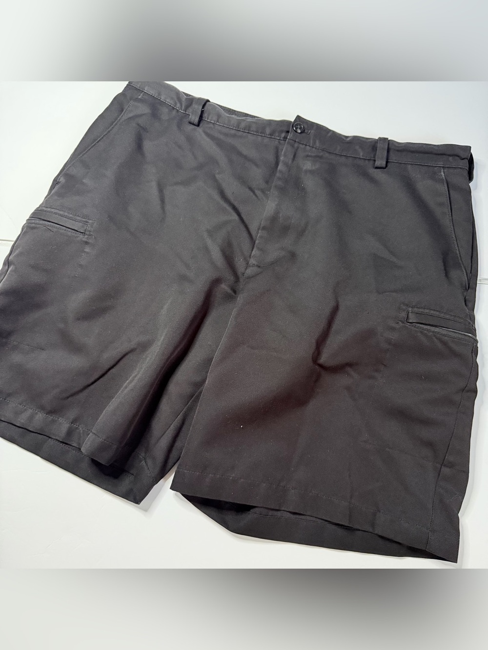 Izod Golf Men's Performance 9” Shorts Black 40